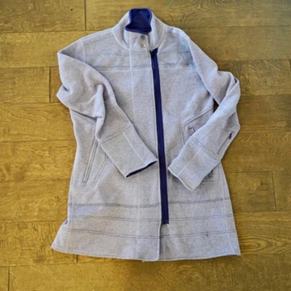 Title Nine Light Gray Zip-Up Crew Sweater with Navy Trim